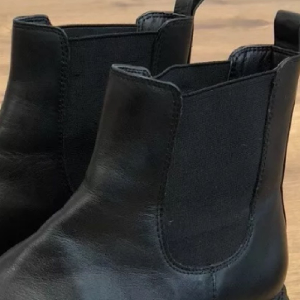 Sam Edelman Daelyn Chelsea Boots Womens 9 Black Leather Chunky Sole - Picture 4 of 17